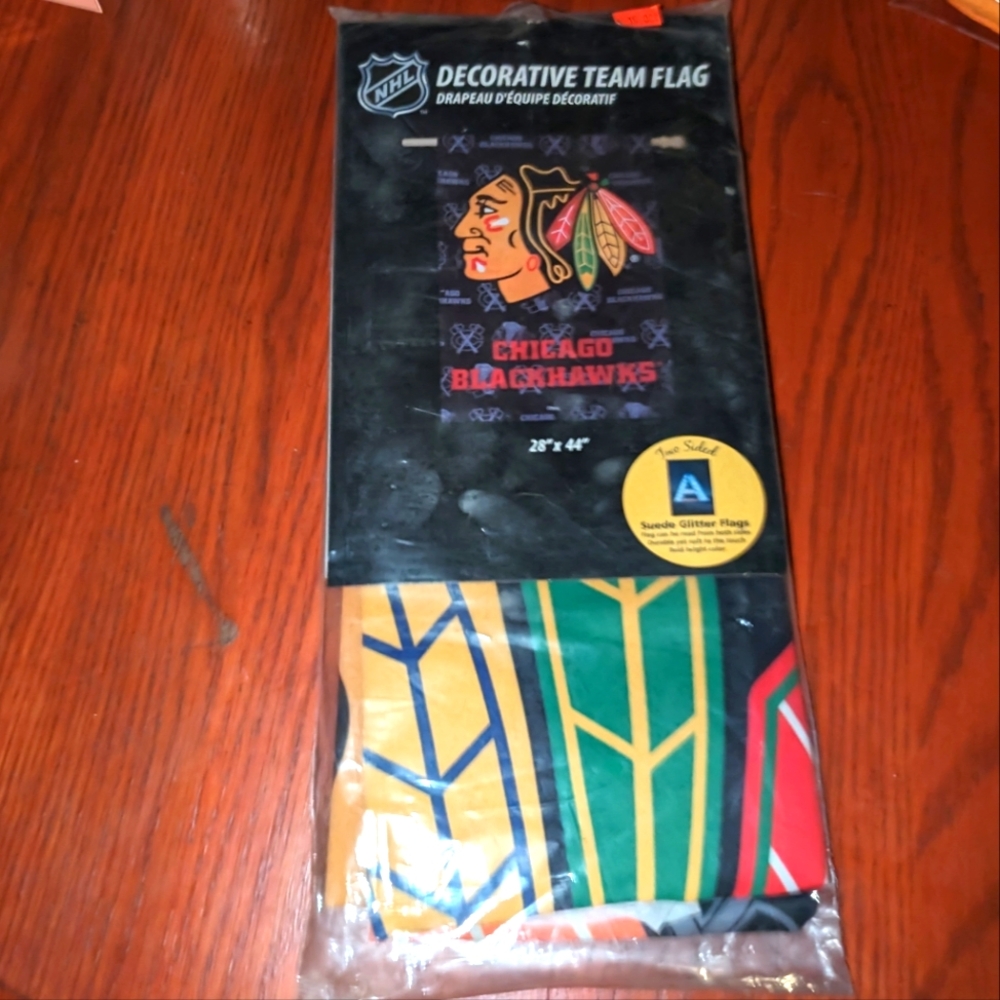 New! NHL CHICAGO BLACKHAWKS 28"x44" Decorative Team Flag